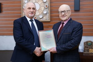 Главный редактор журнала «Адукацыя і выхаванне» награждён Почётной грамотой издательства