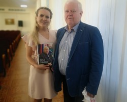 Жизнь, достойная книги: презентация издания «Віктар Пякарскі»
